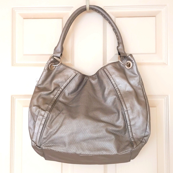 The Limited Shoulder bag. - Picture 2 of 8